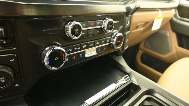 New 2026 Ford F350 4x4 Crew Cab Super Duty image 17