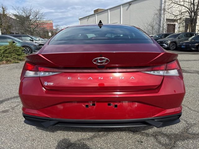 Certified 2023 Hyundai Elantra SE image 18