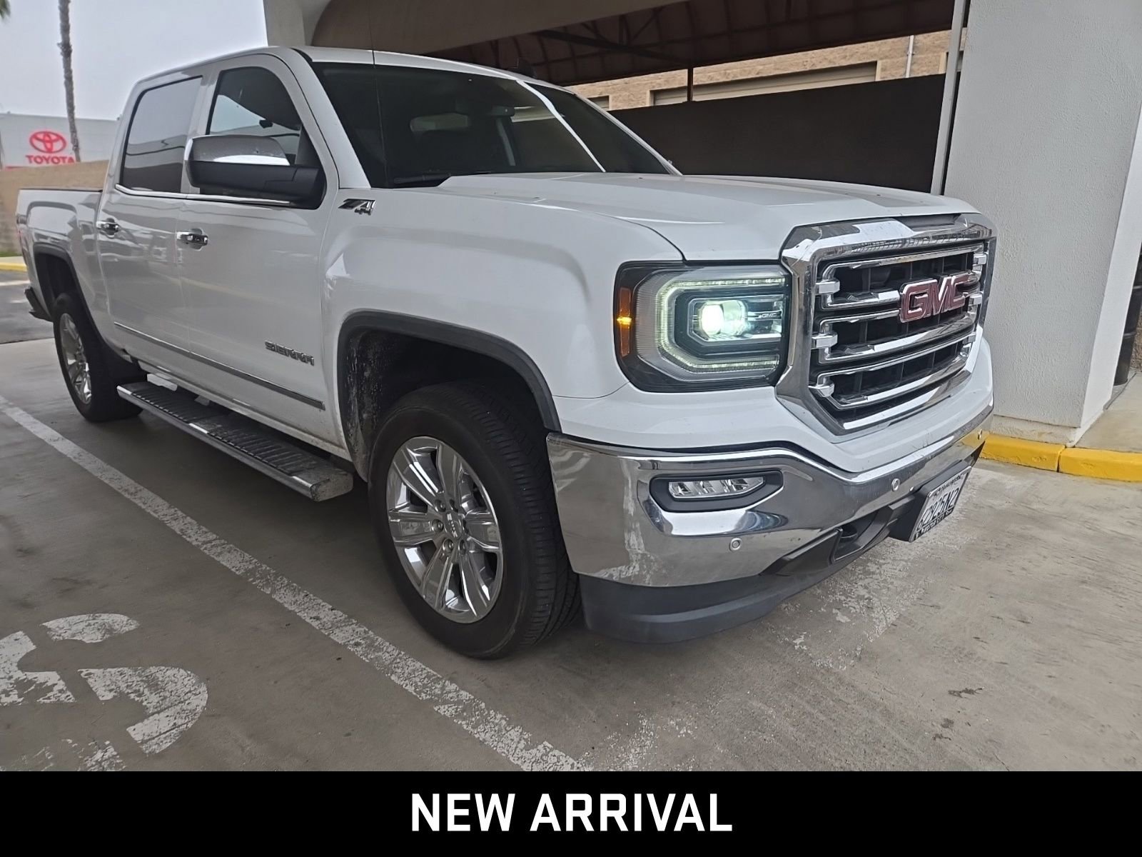 Used 2018 GMC Sierra 1500 SLT image 3