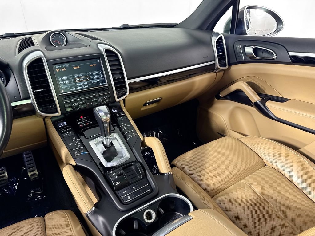 Used 2016 Porsche Cayenne S image 29