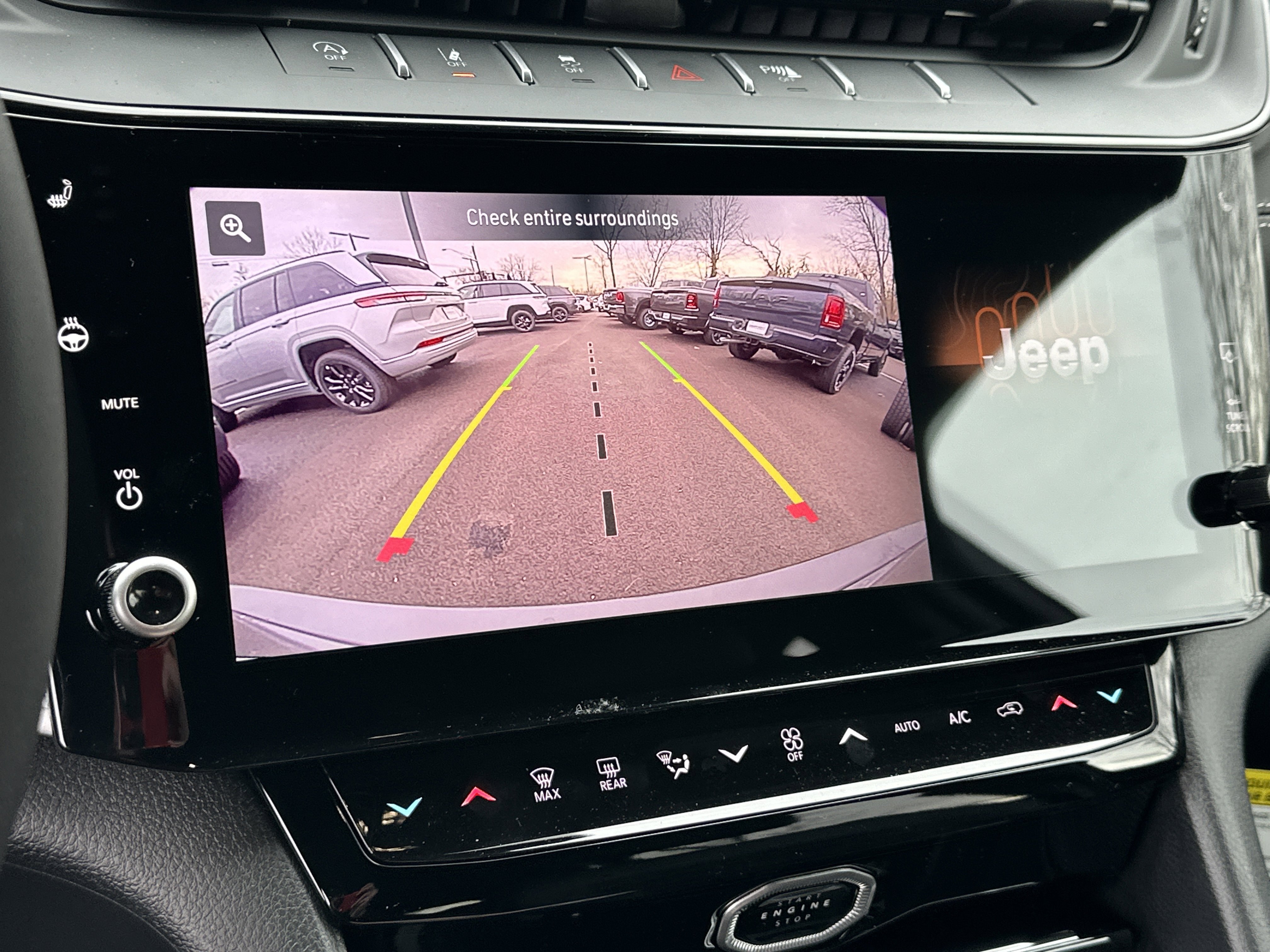 New 2026 Jeep Grand Cherokee Altitude image 8