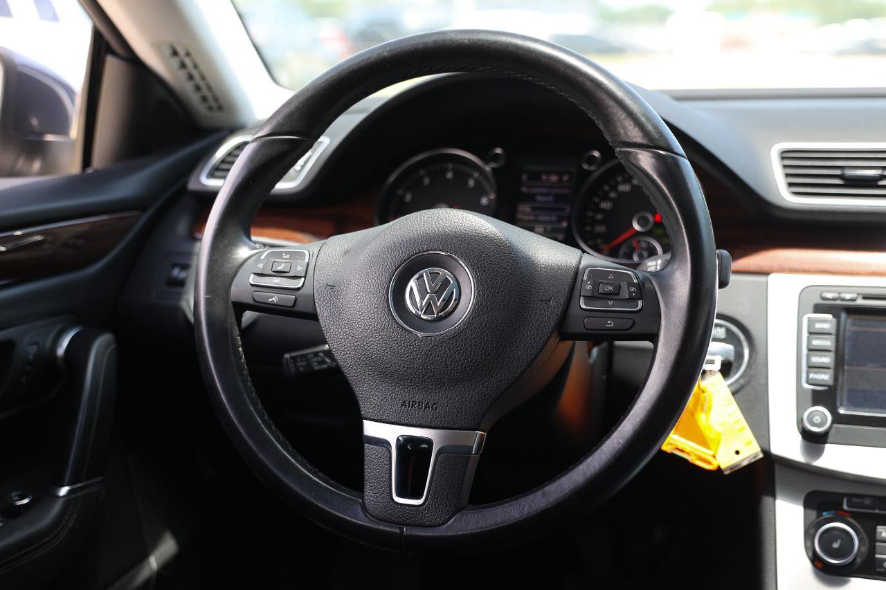 Used 2012 Volkswagen CC Lux FWD image 28