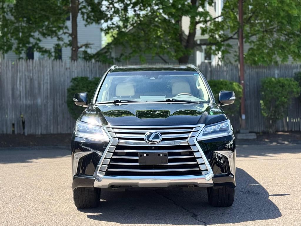 Used 2021 Lexus LX 570 4WD w/ Luxury Package image 9