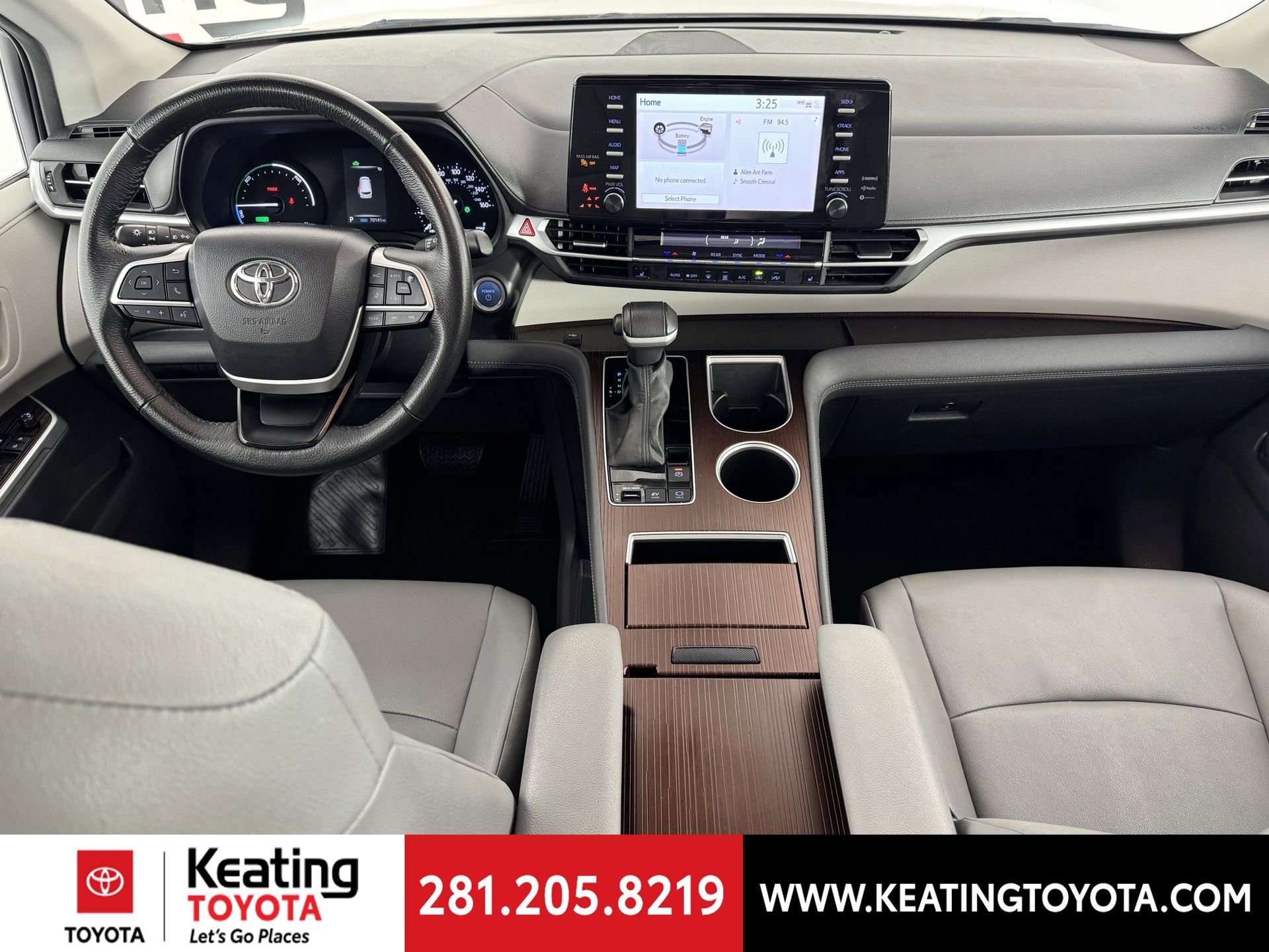 Certified 2024 Toyota Sienna XLE FWD image 25