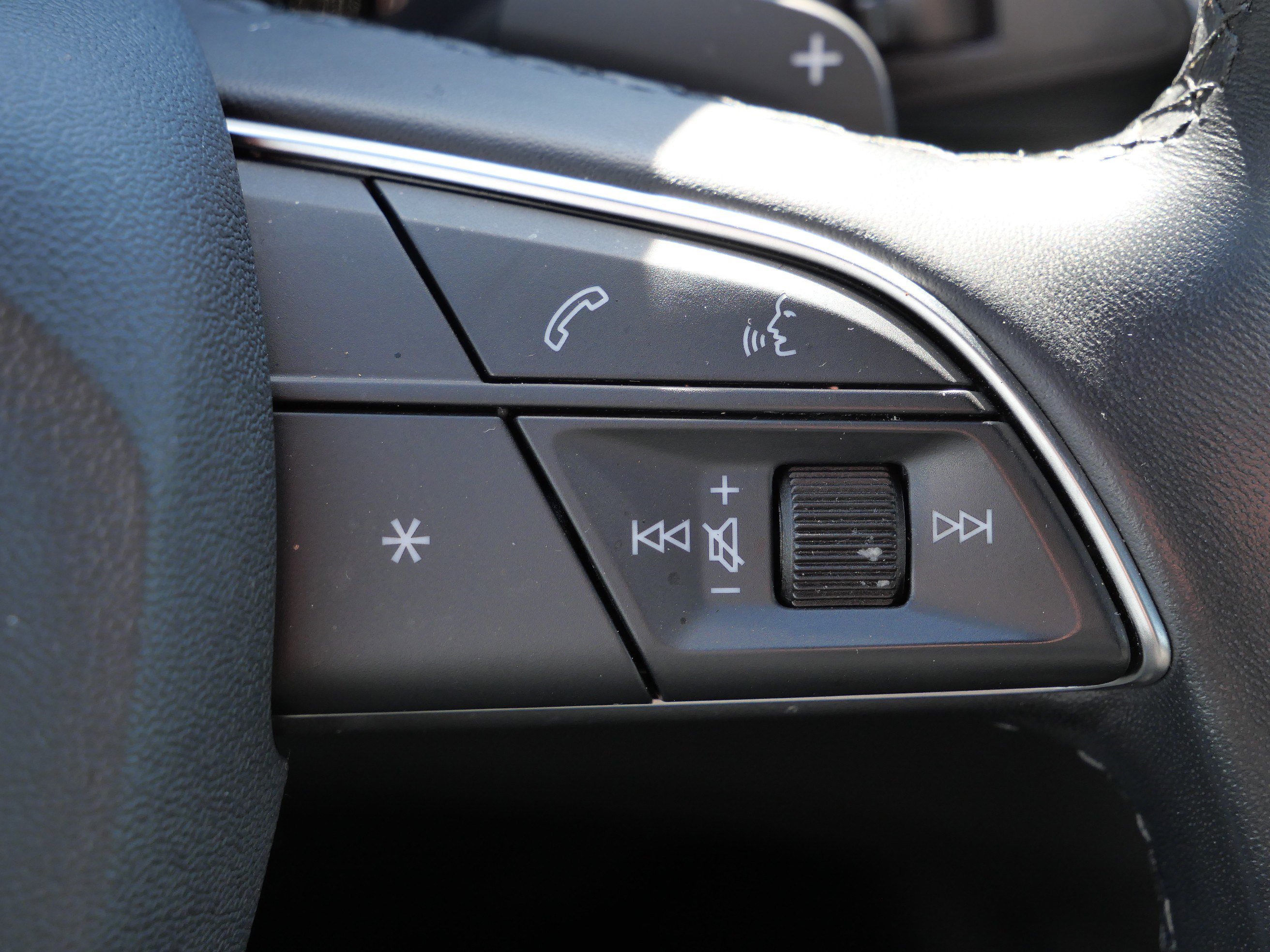 Used 2023 Audi Q3 2.0T Premium Plus w/ Premium Plus Package image 32