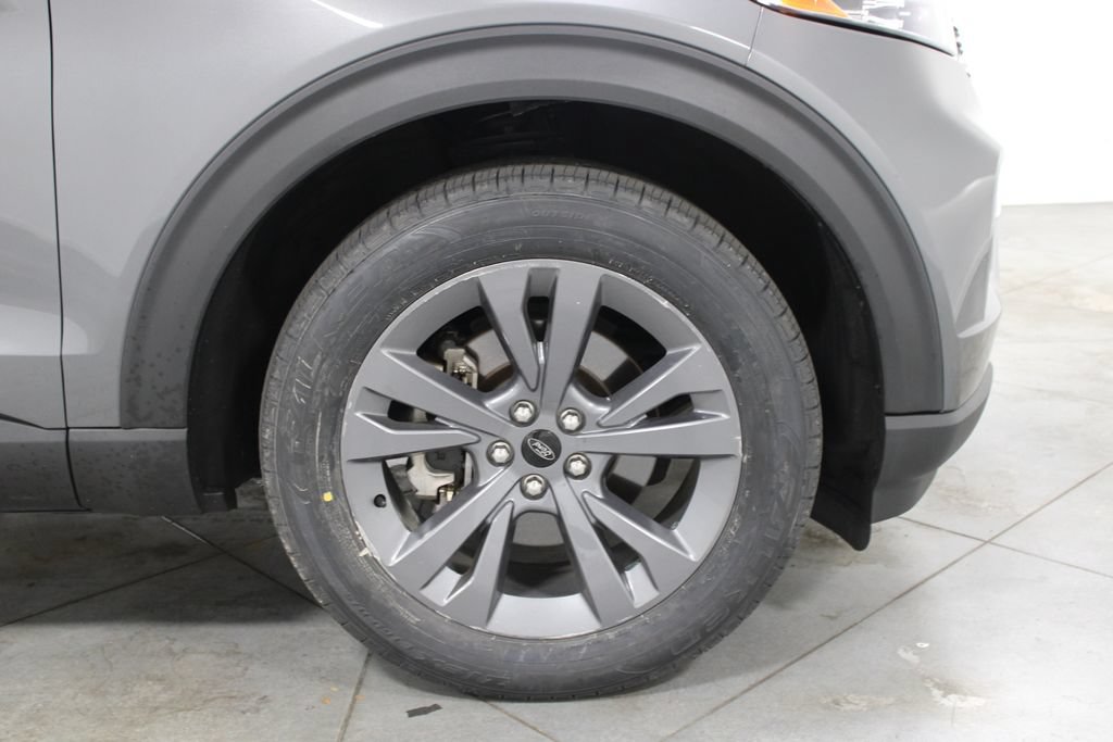 Used 2023 Ford Explorer XLT w/ Equipment Group 202A AWD/4WD image 64