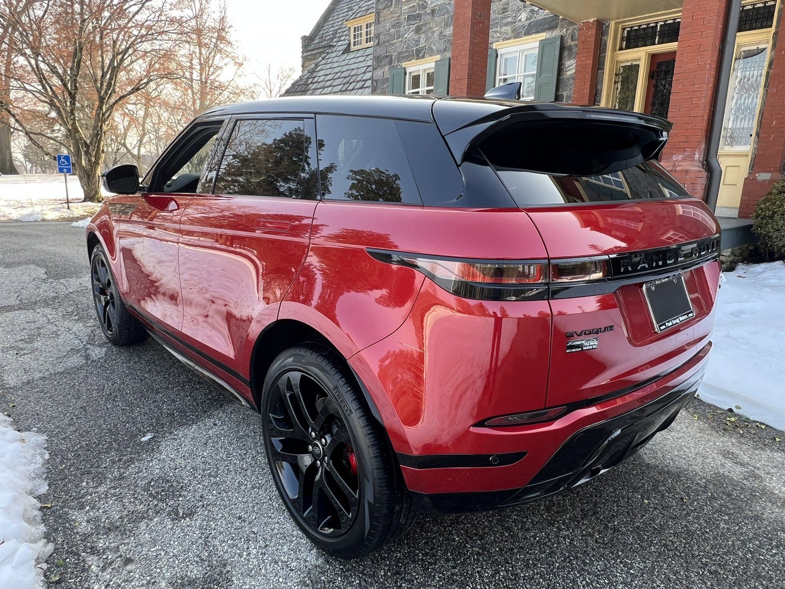 Used 2023 Land Rover Range Rover Evoque R-Dynamic SE image 8