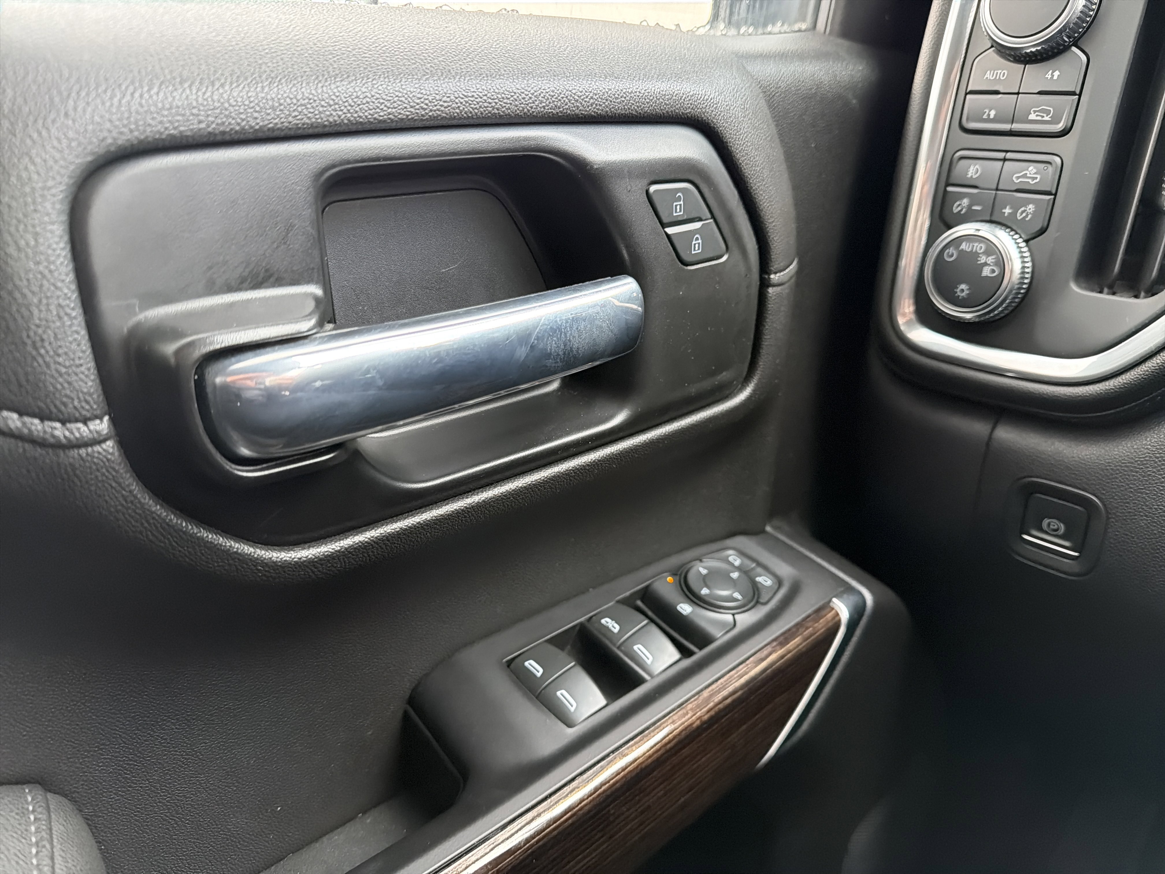 Used 2022 GMC Sierra 1500 Elevation image 23