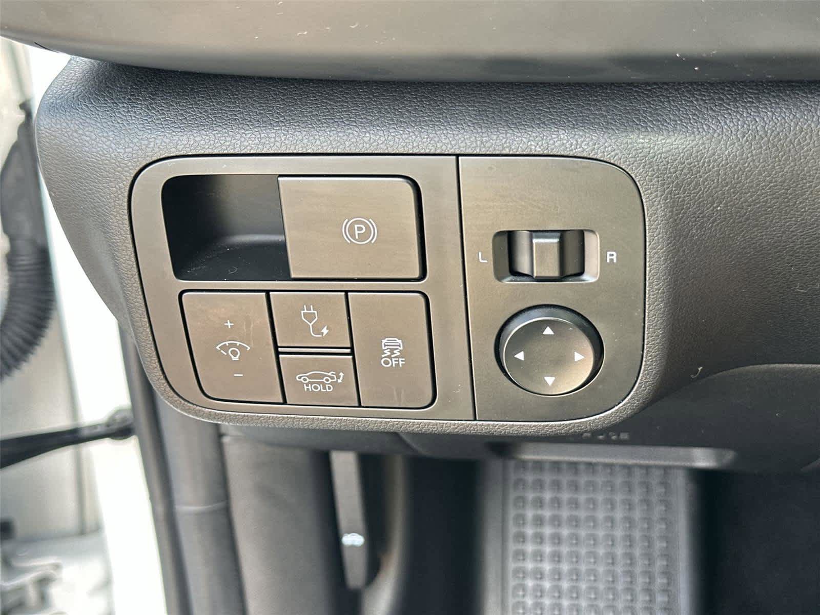 Used 2024 Hyundai Ioniq 6 SE RWD image 39