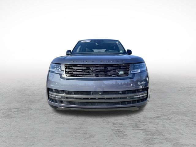 Used 2025 Land Rover Range Rover Long Wheelbase SE image 2