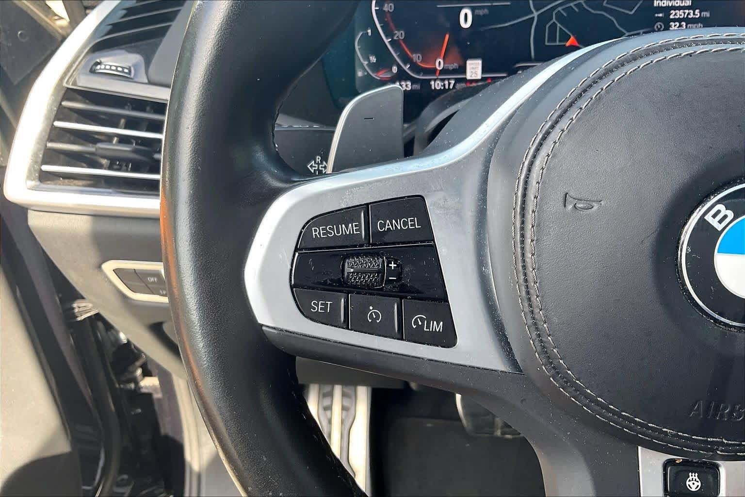 Used 2022 BMW X5 xDrive40i w/ M Sport Package AWD/4WD image 25
