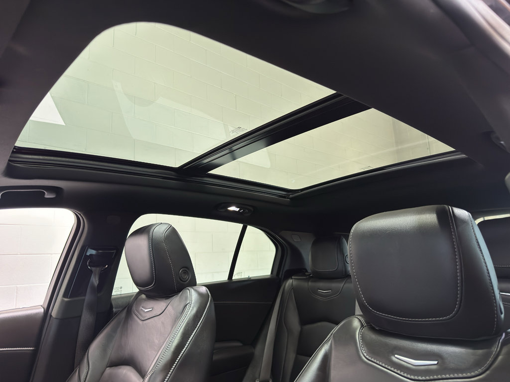 Used 2025 Cadillac XT4 Premium Luxury image 35