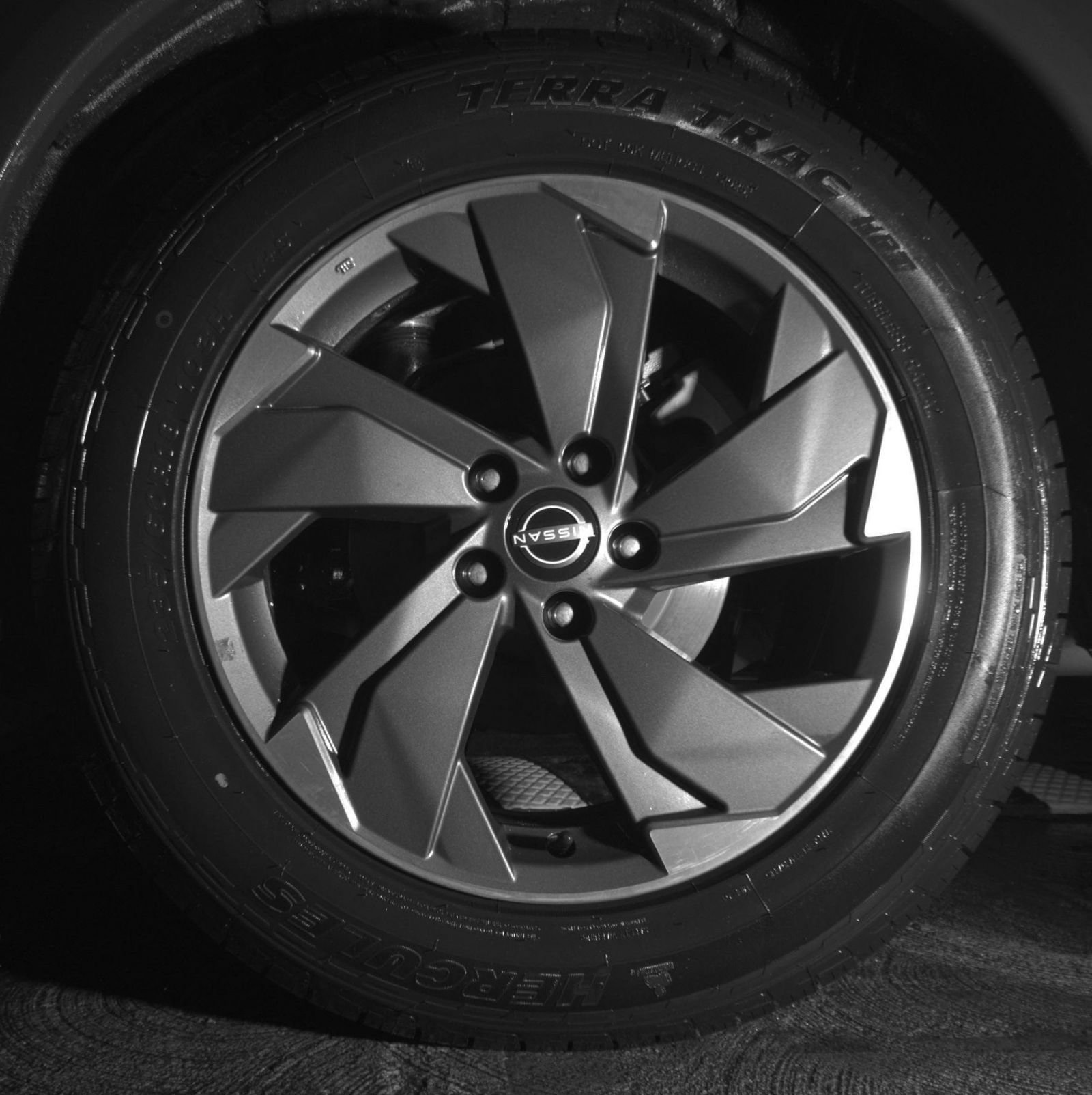 Used 2025 Nissan Rogue SV FWD image 17