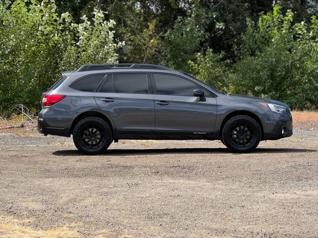 Used 2019 Subaru Outback 3.6R Limited AWD/4WD image 8