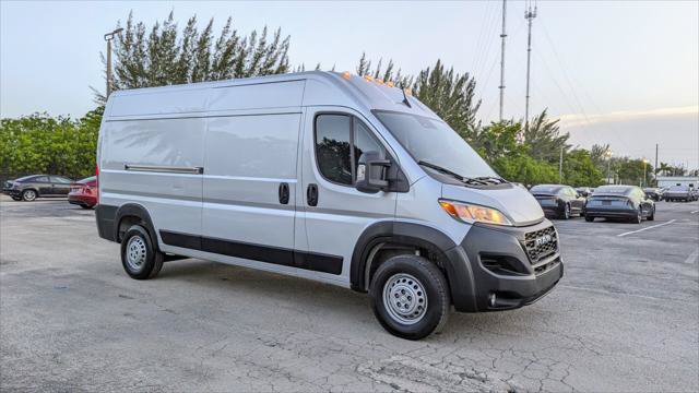 Used 2024 RAM ProMaster 2500 w/ Premium Convenience Group FWD image 11
