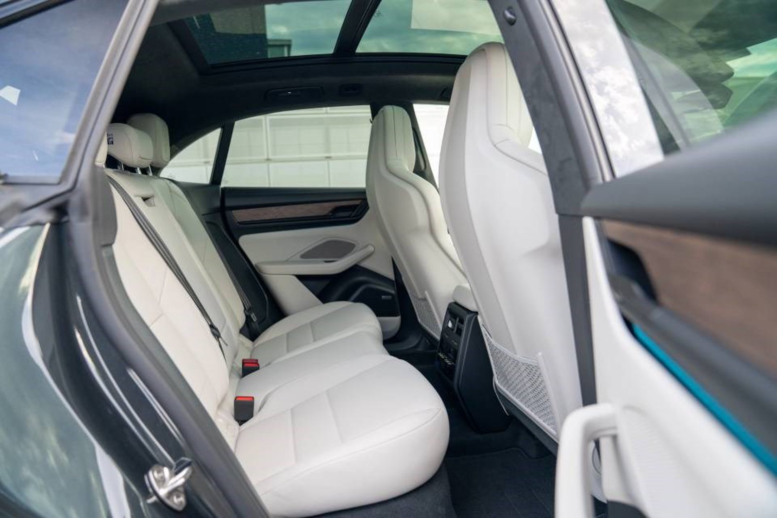 New 2026 Porsche Macan Turbo Electric AWD/4WD image 24