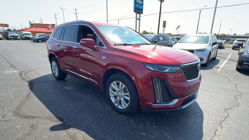 Used 2023 Cadillac XT6 Luxury AWD/4WD image 2