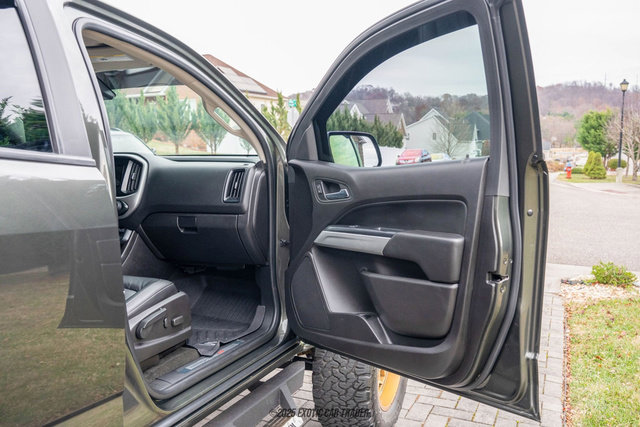 Used 2017 Chevrolet Colorado ZR2 w/ LPO, Premium Interior Package image 25