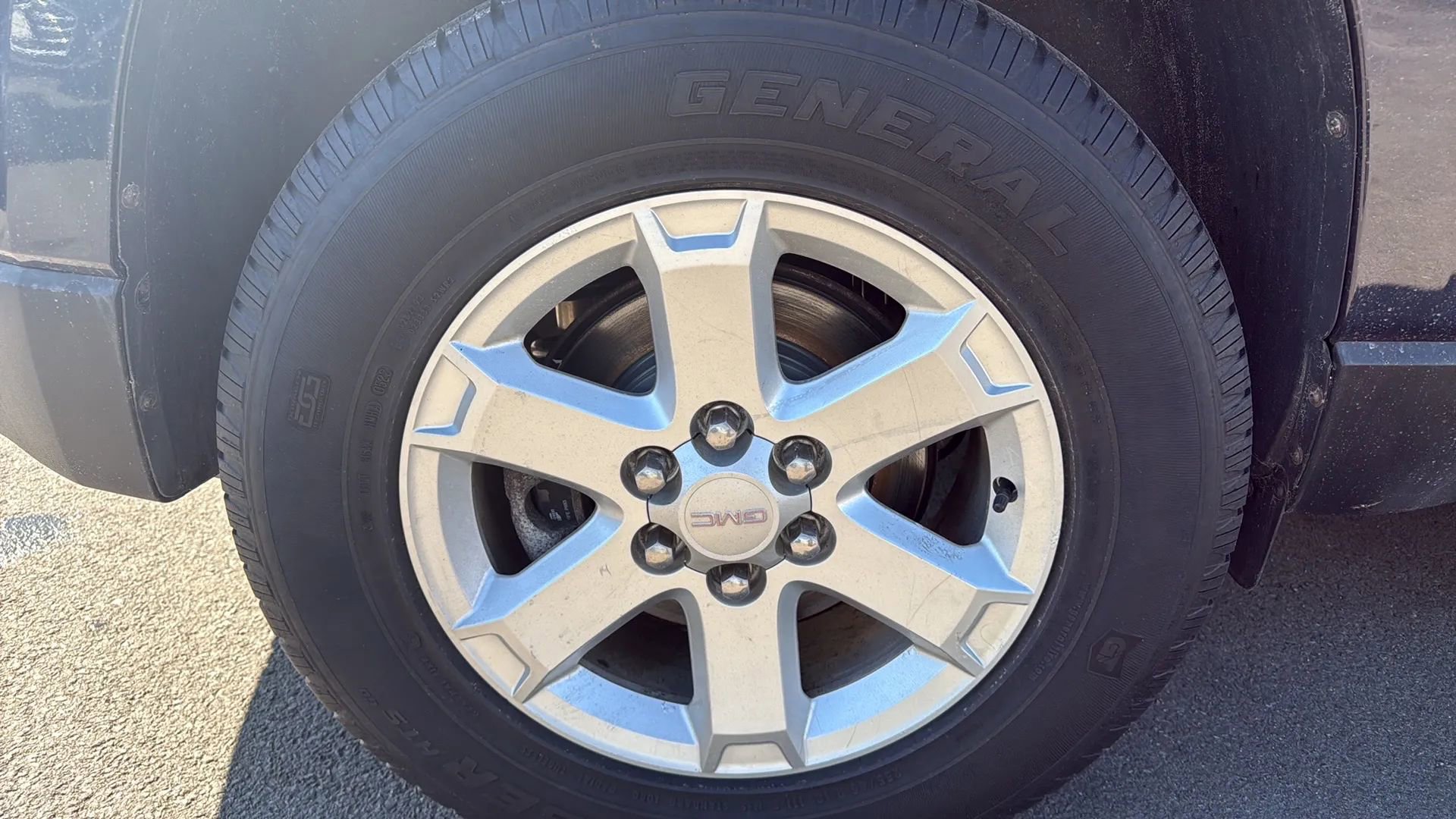 Used 2015 GMC Acadia SLE AWD/4WD image 13