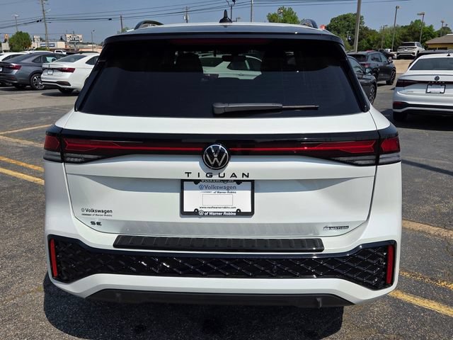 New 2026 Volkswagen Tiguan SE R-Line AWD/4WD image 10