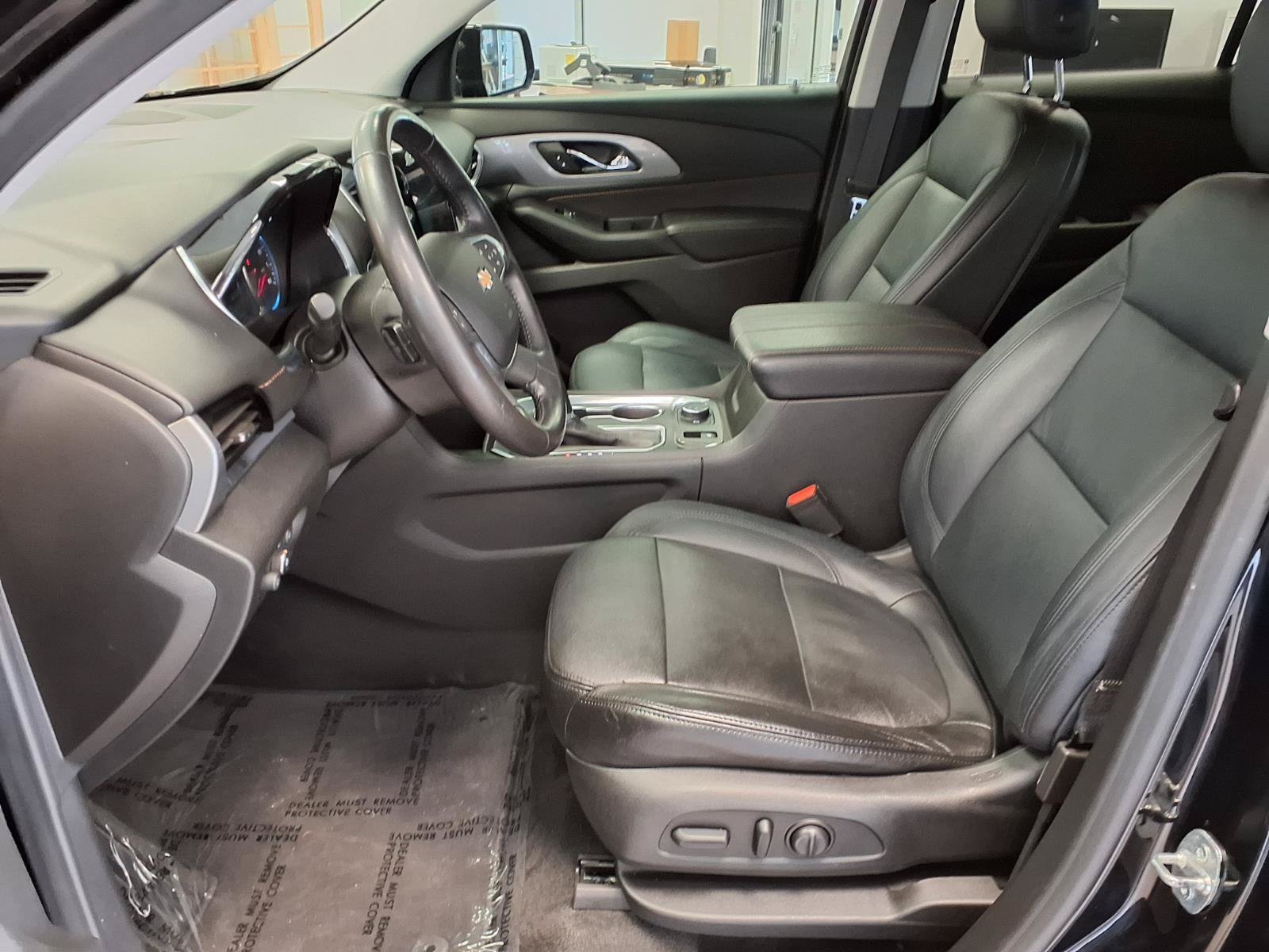 Used 2019 Chevrolet Traverse LT FWD image 21