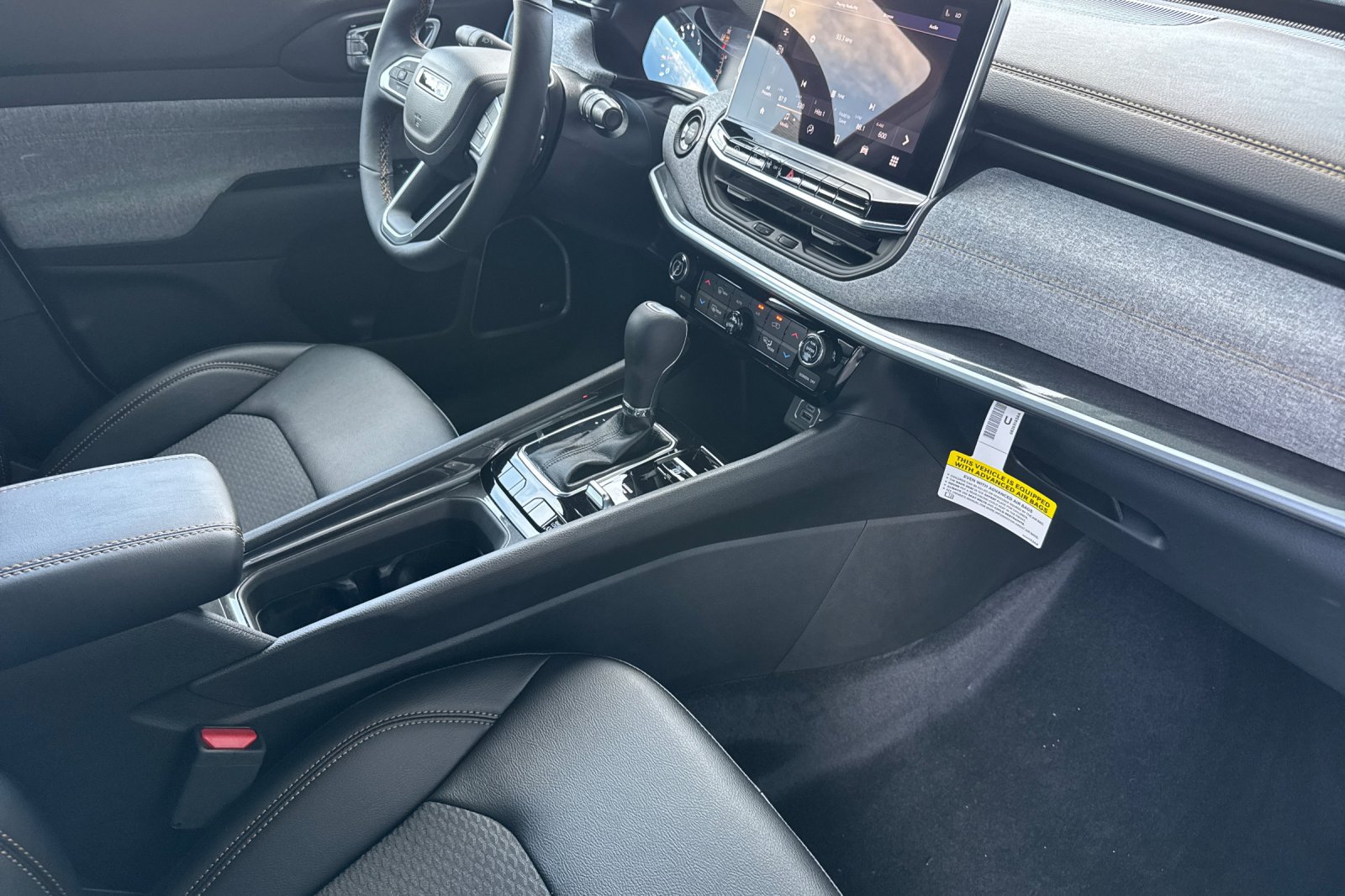 New 2026 Jeep Compass Latitude AWD/4WD image 14