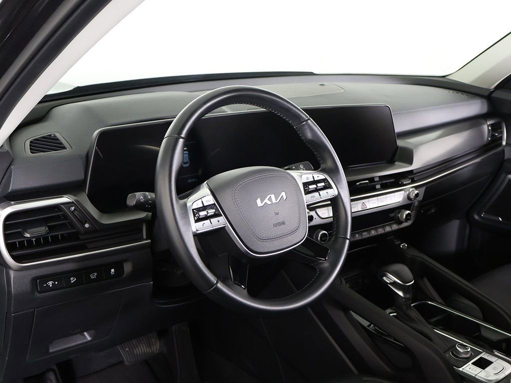 Used 2025 Kia Telluride S image 28
