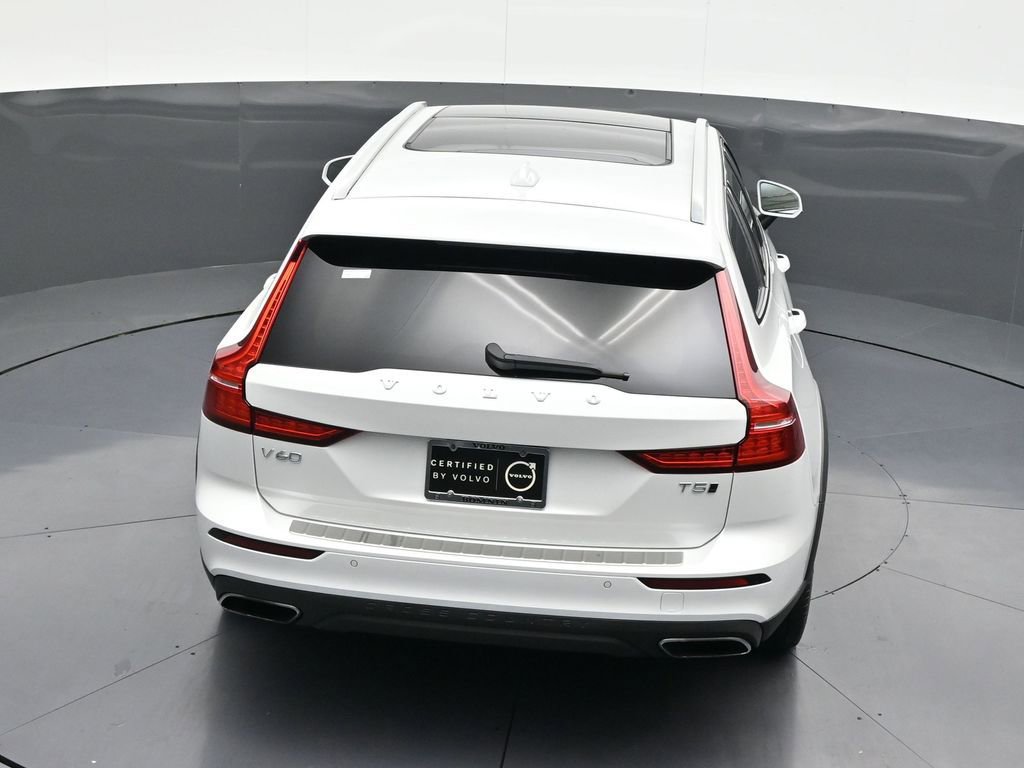 Certified 2022 Volvo V60 T5 Cross Country w/ Climate Package image 20