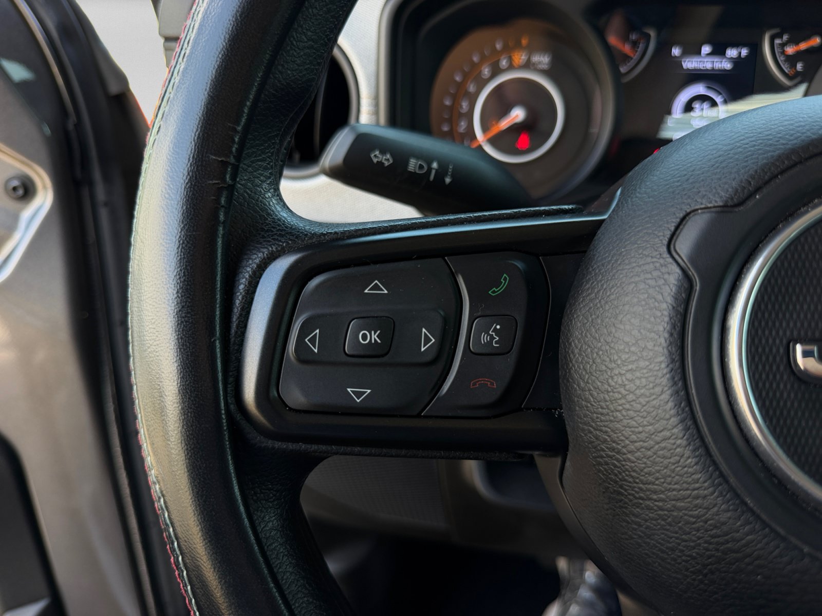 Used 2024 Jeep Gladiator Overland AWD/4WD image 20