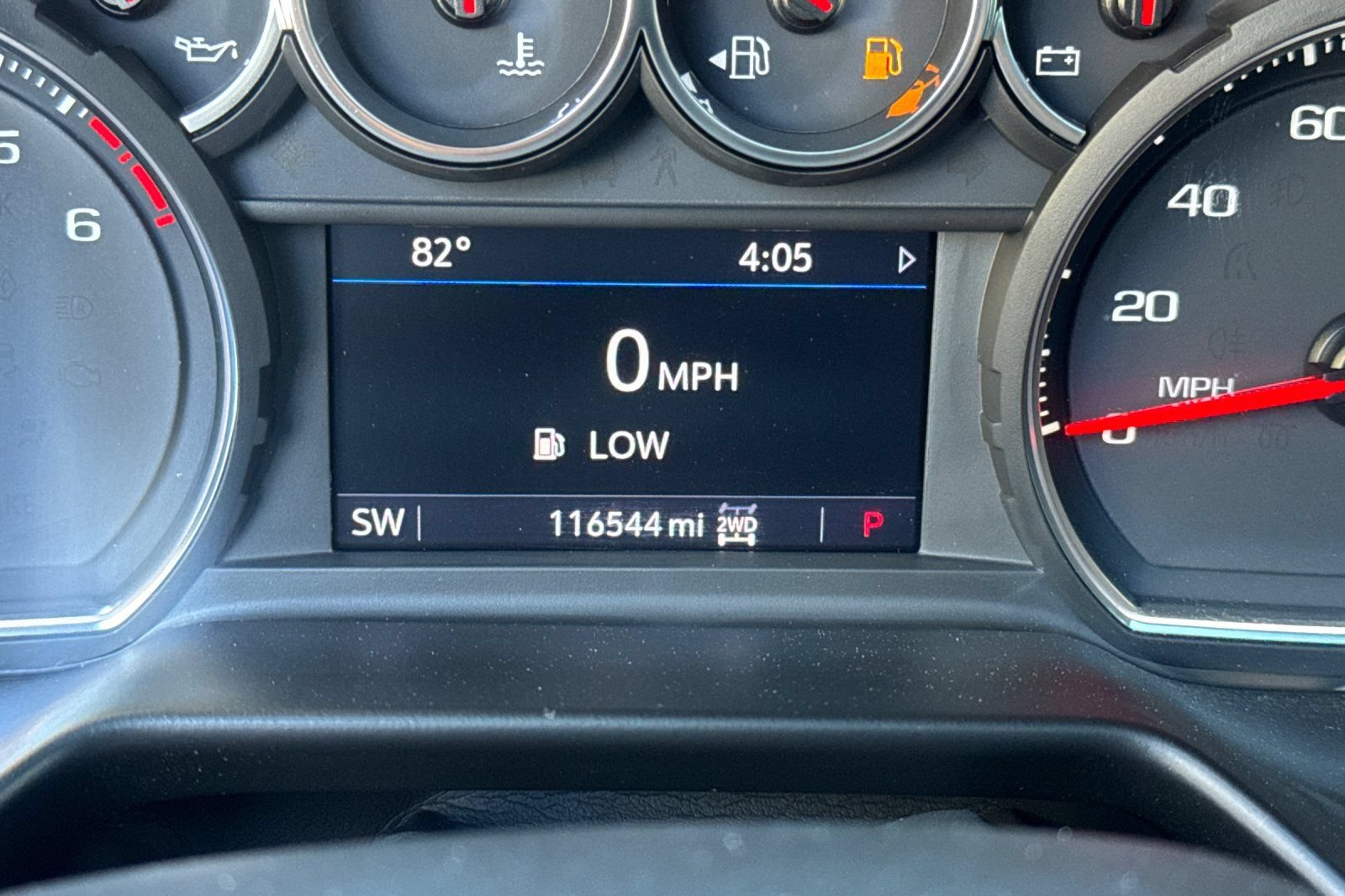 Used 2021 Chevrolet Suburban RST AWD/4WD image 3