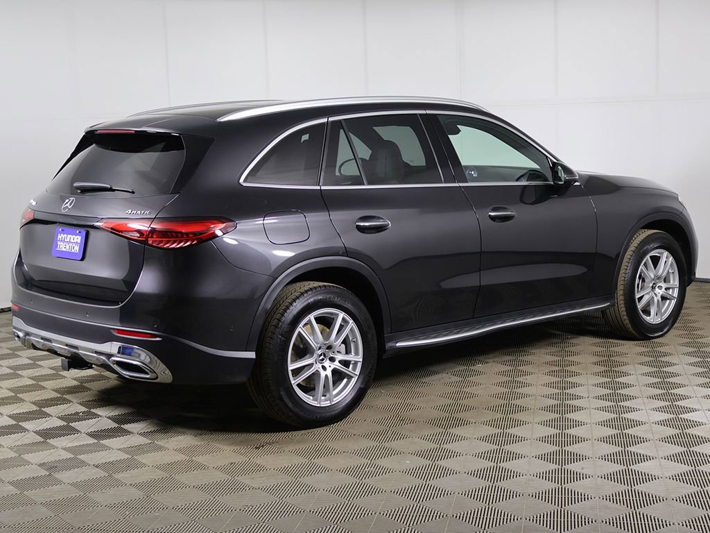 Used 2025 Mercedes-Benz GLC 300 4MATIC image 13