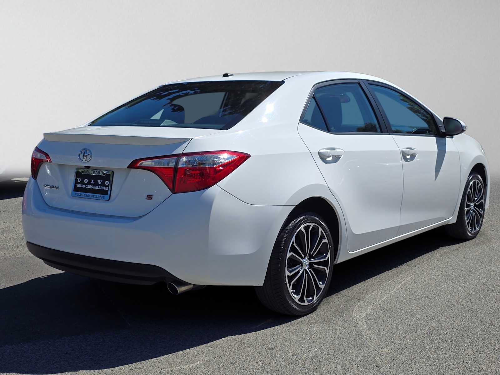 Used 2015 Toyota Corolla S Premium FWD image 3