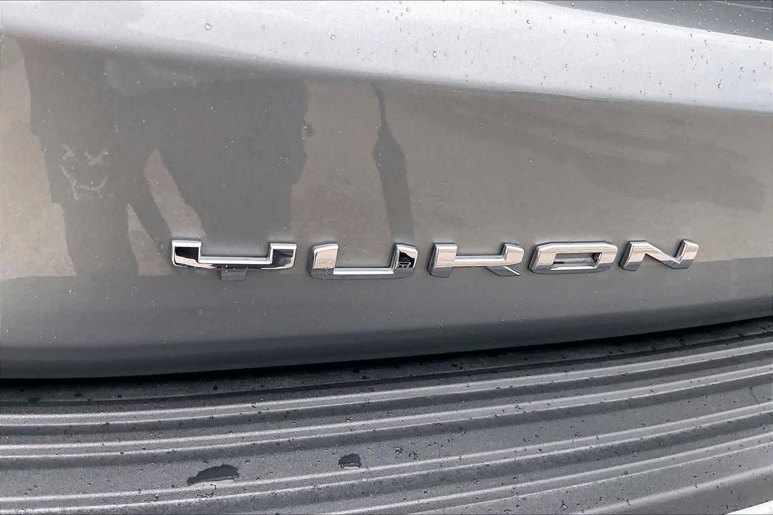 Used 2025 GMC Yukon Elevation w/ LPO, Elevation Black Package RWD image 10