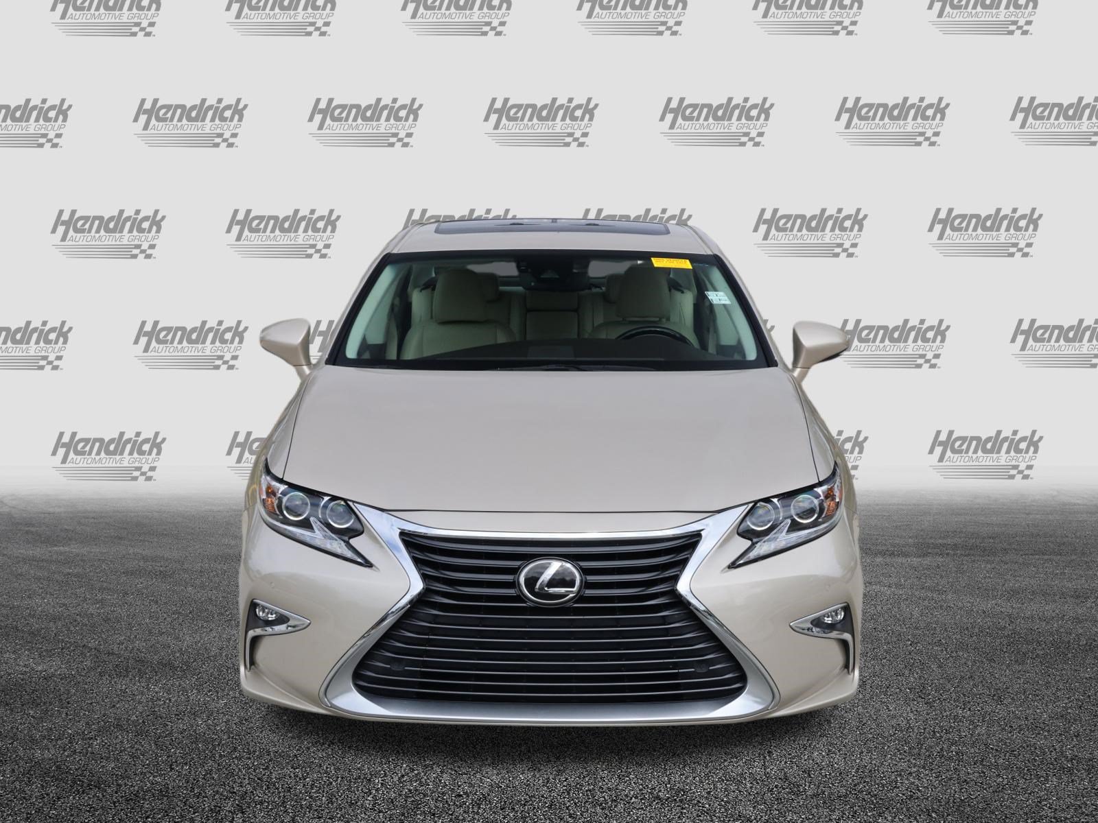 Used 2017 Lexus ES 350 w/ Luxury Package FWD image 3
