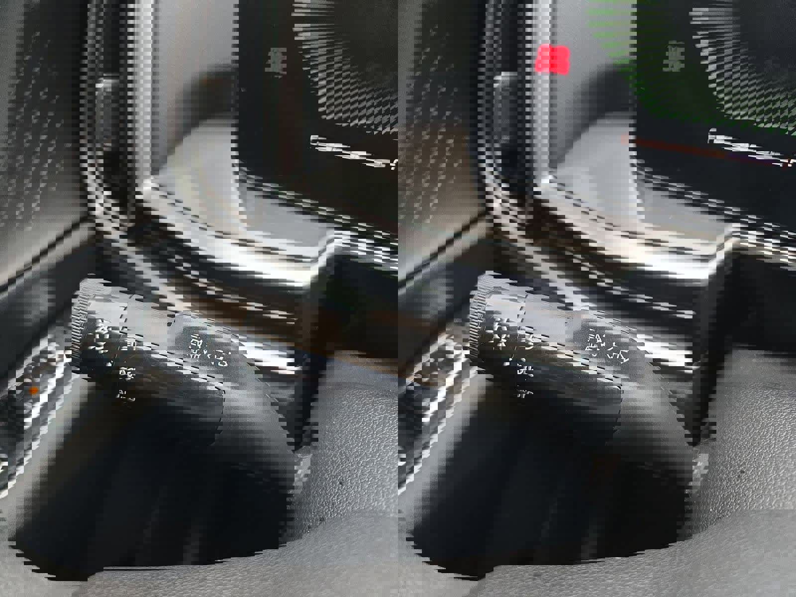 Certified 2025 Kia Sorento LX image 25