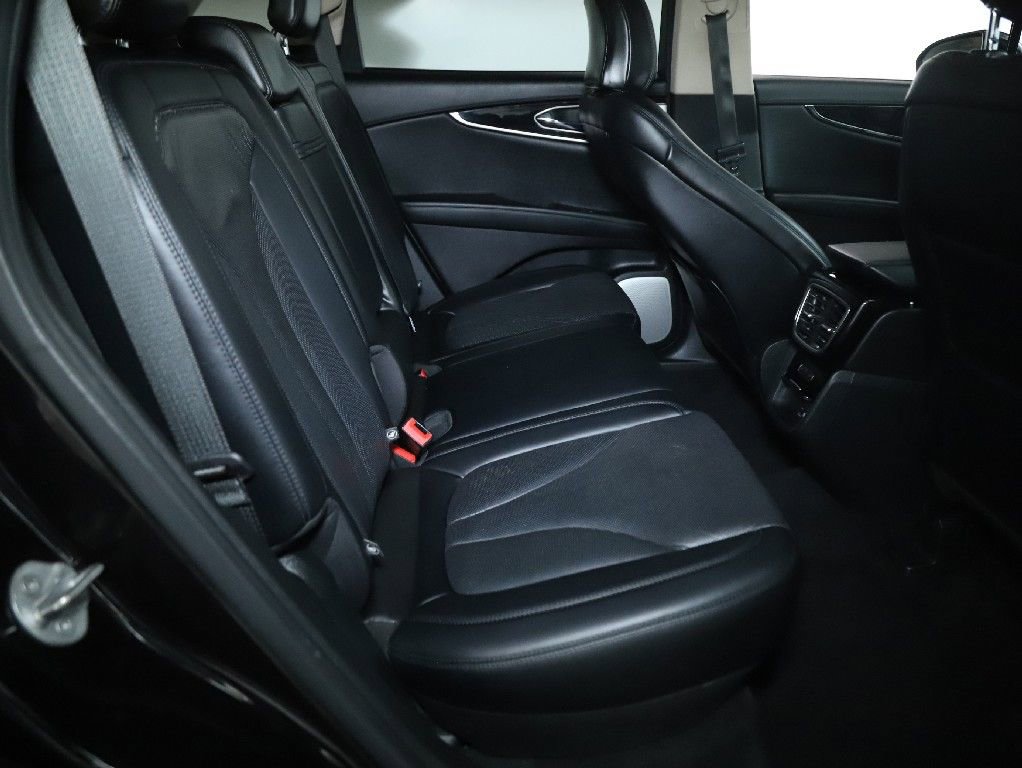 Used 2022 Lincoln Nautilus Reserve w/ Equipment Group 202A image 33