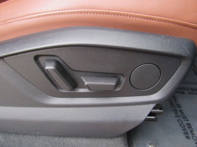 Used 2022 Audi Q8 Premium image 23