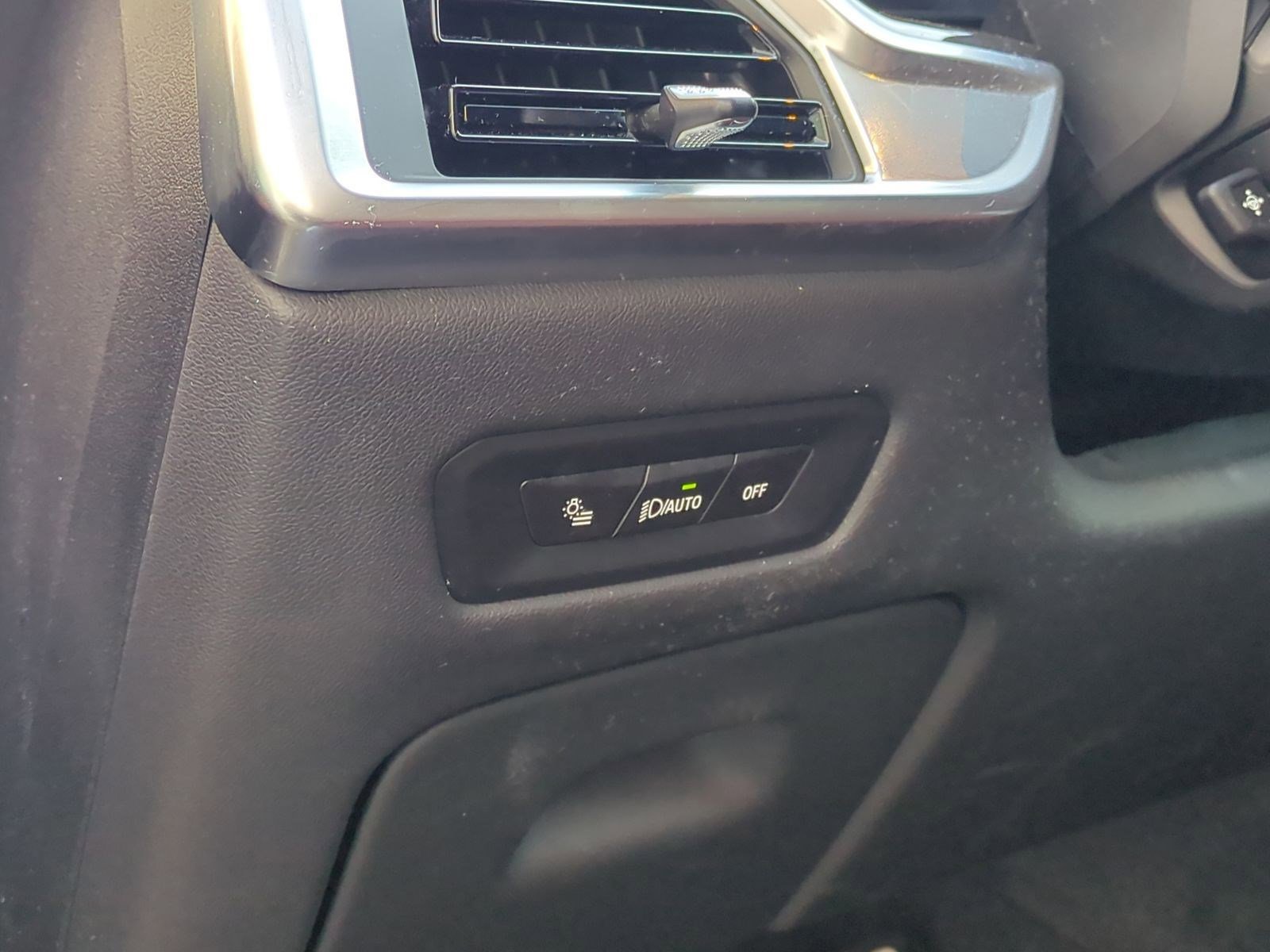 Used 2025 BMW X5 xDrive40i w/ M Sport Package image 17