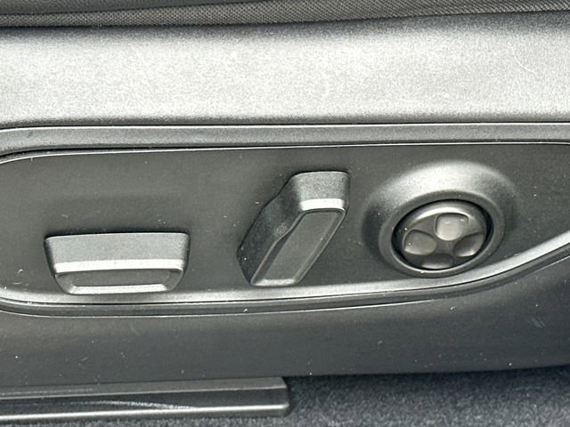 Certified 2025 Jeep Grand Cherokee Limited w/ MOPAR Finishing Package AWD/4WD image 39