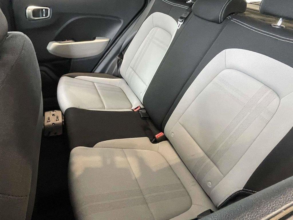 New 2025 Hyundai Venue SEL FWD image 44