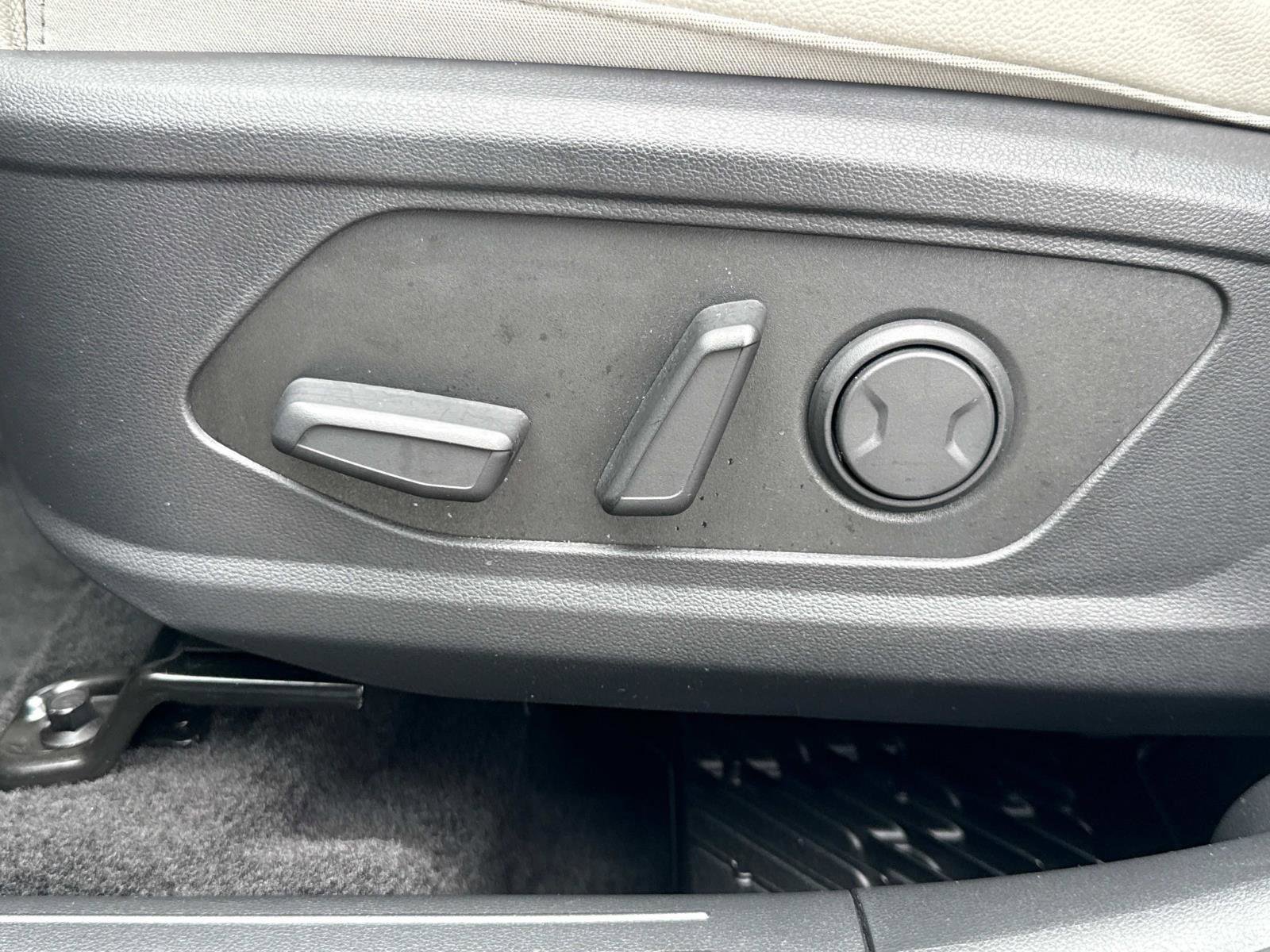 Used 2024 Hyundai Tucson Limited image 16