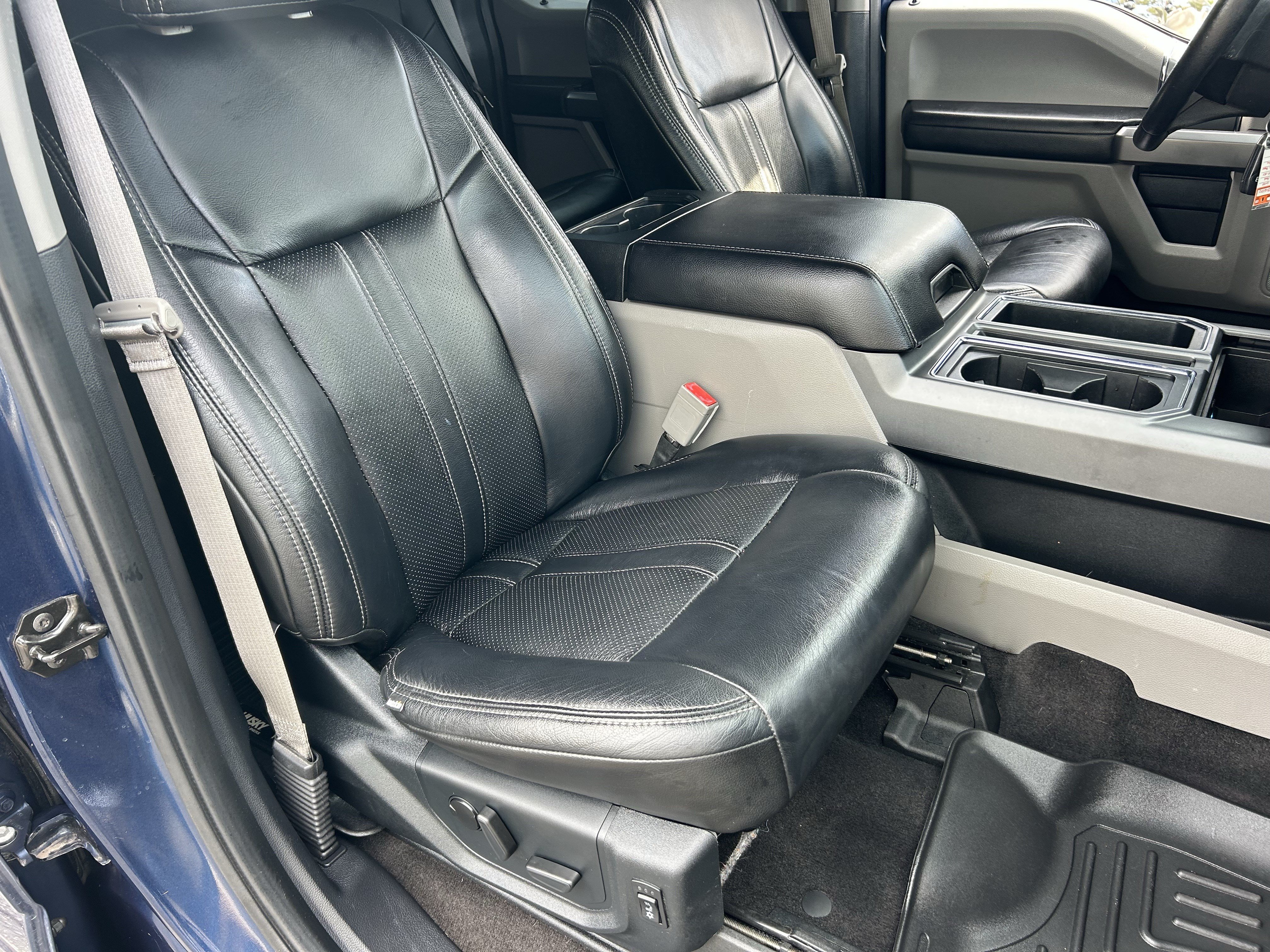 Used 2020 Ford F150 XLT w/ Equipment Group 302A Luxury RWD image 8