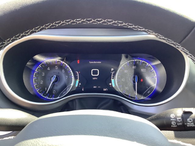 Used 2025 Chrysler Voyager LX FWD image 14