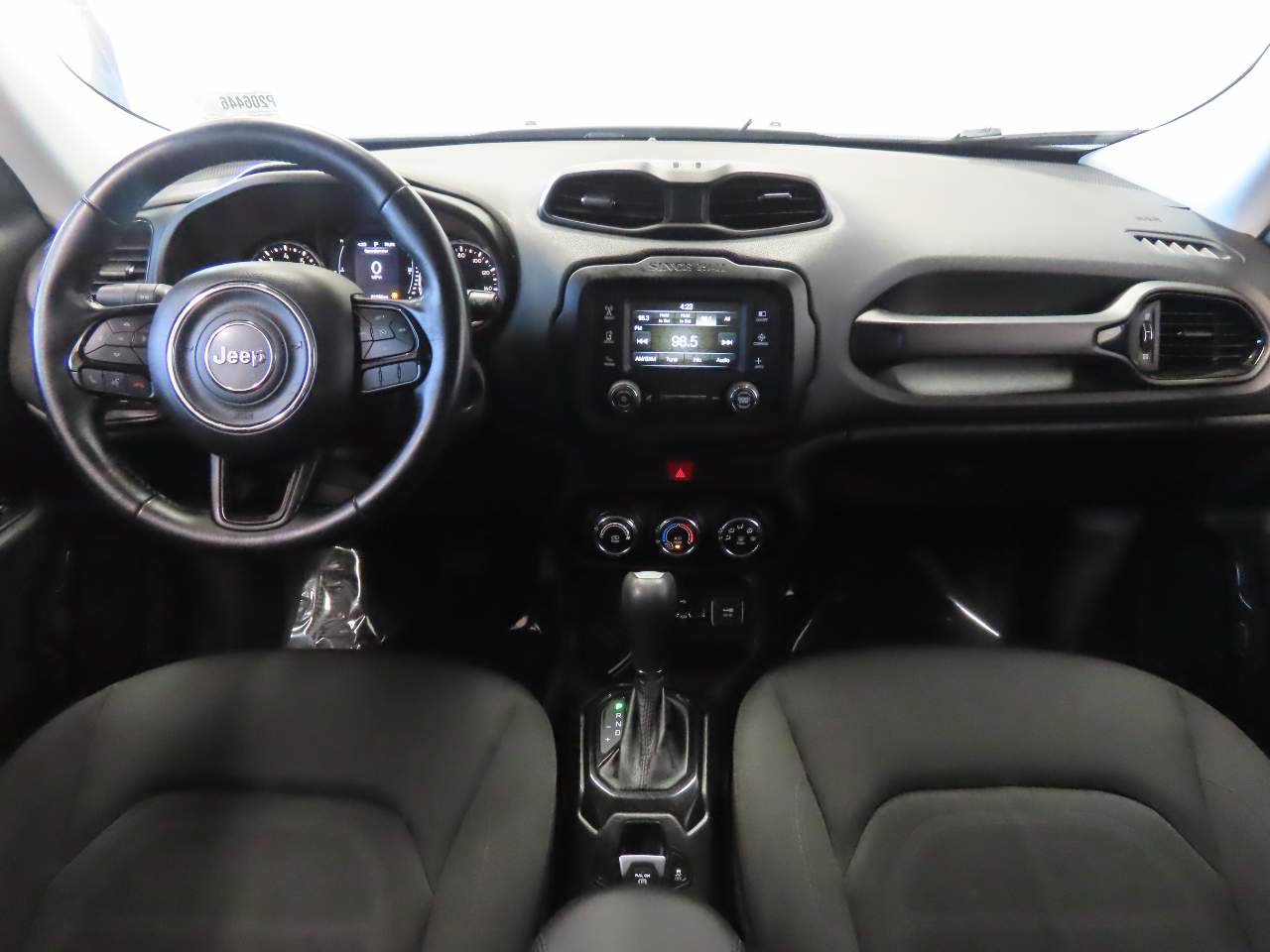 Used 2017 Jeep Renegade Altitude w/ Safety & Security Group FWD image 13
