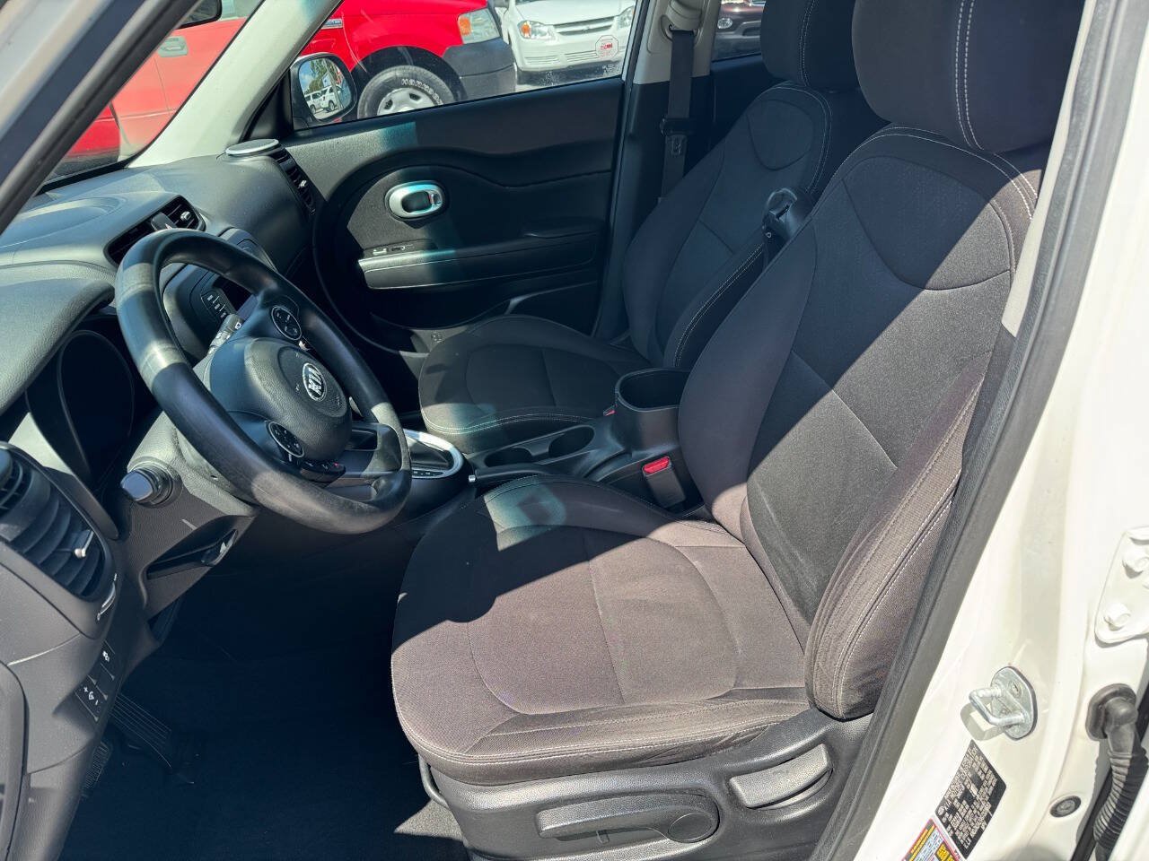 Used 2016 Kia Soul FWD image 12