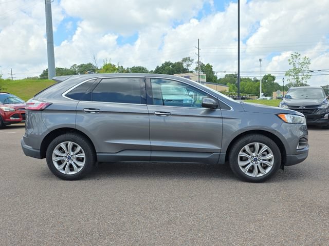 Used 2022 Ford Edge Titanium AWD/4WD image 2