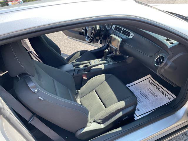 Used 2015 Chevrolet Camaro LT RWD image 25