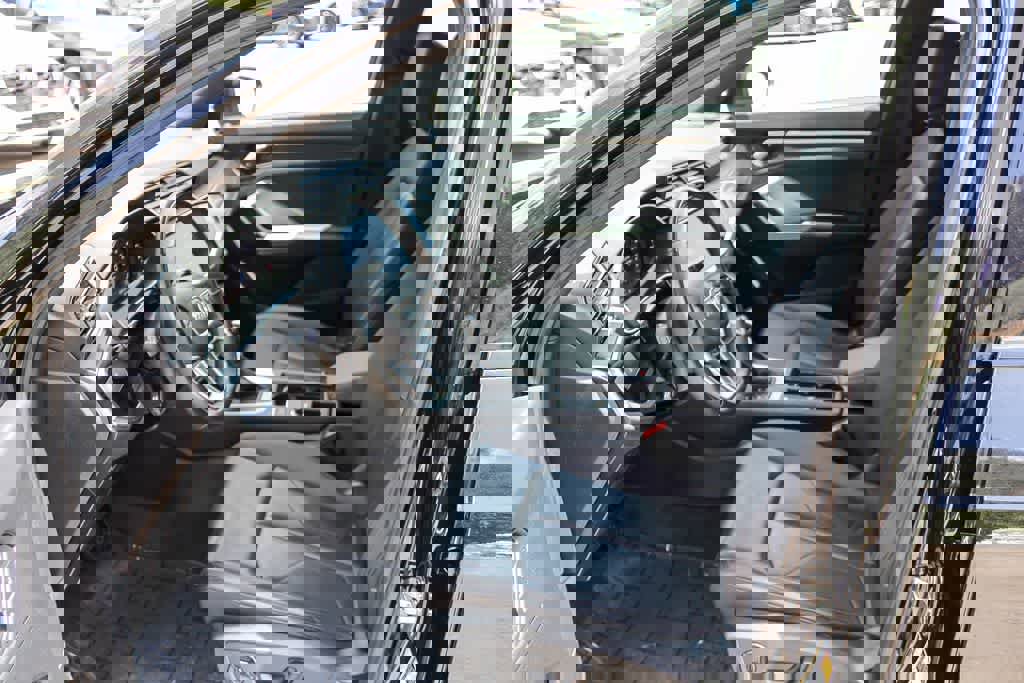 Used 2023 Audi Q3 2.0T Premium w/ Convenience Package AWD/4WD image 19