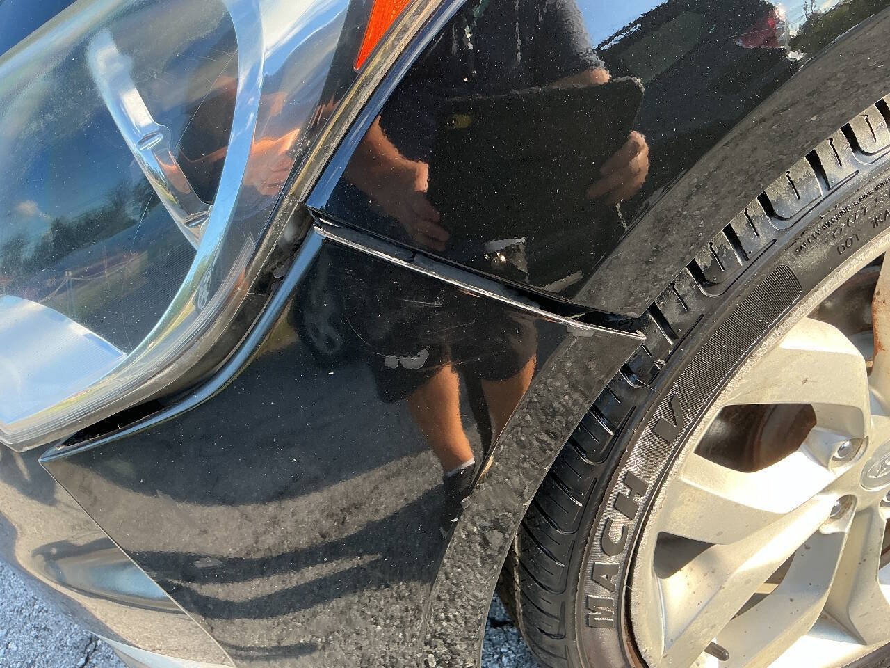 Used 2012 Hyundai Veloster w/ Style Pkg FWD image 31