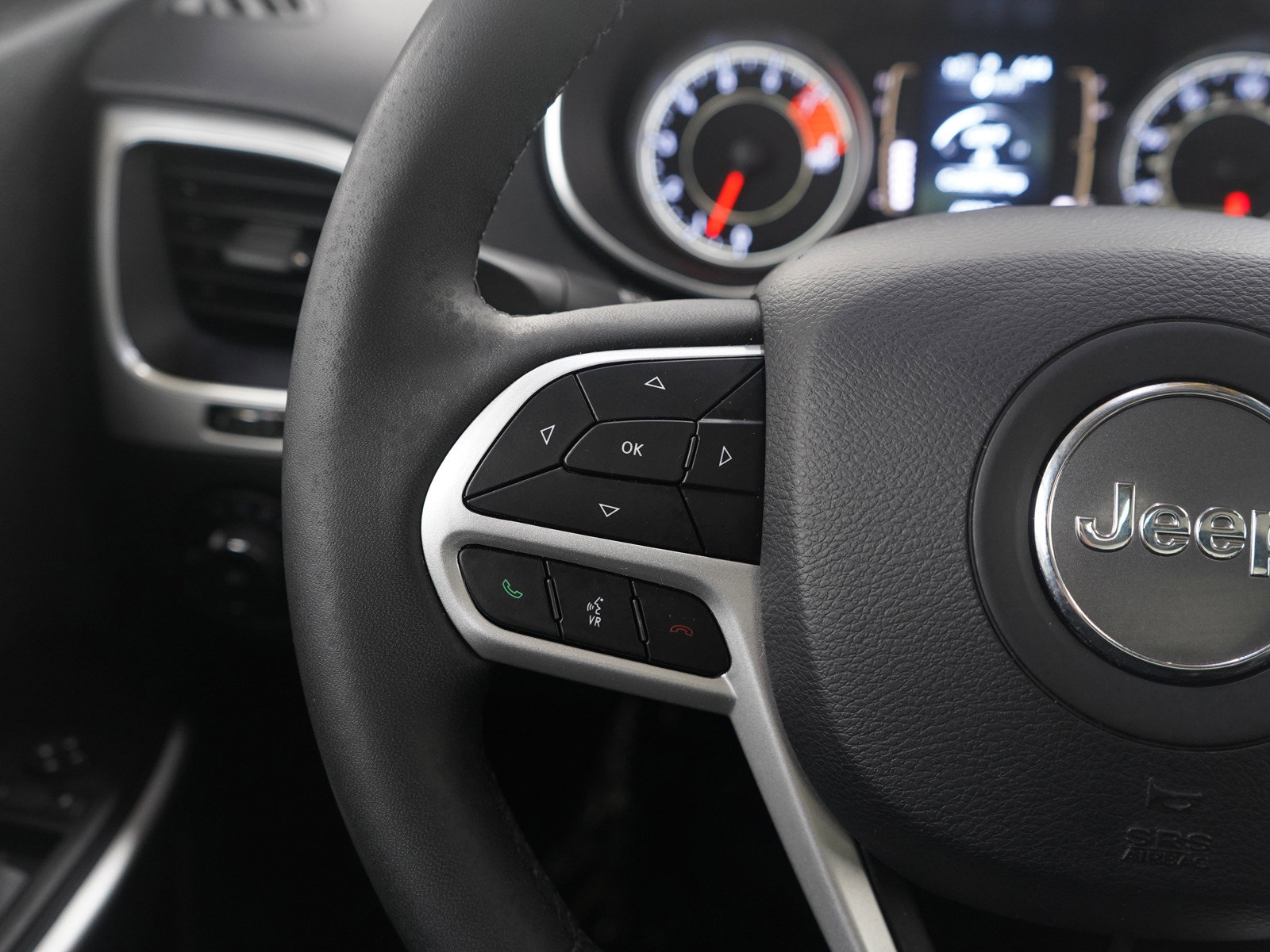 Used 2022 Jeep Cherokee Latitude w/ Sun & Sound Group image 24